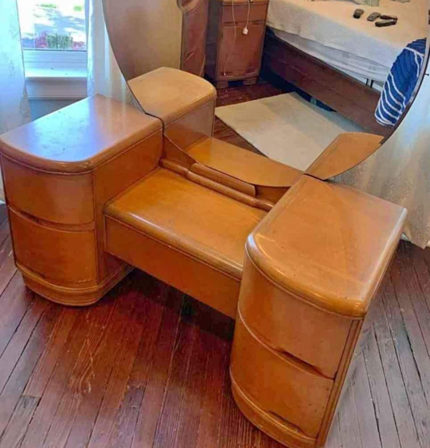 Vintage Mid Century Modern Art Deco Vanity Table