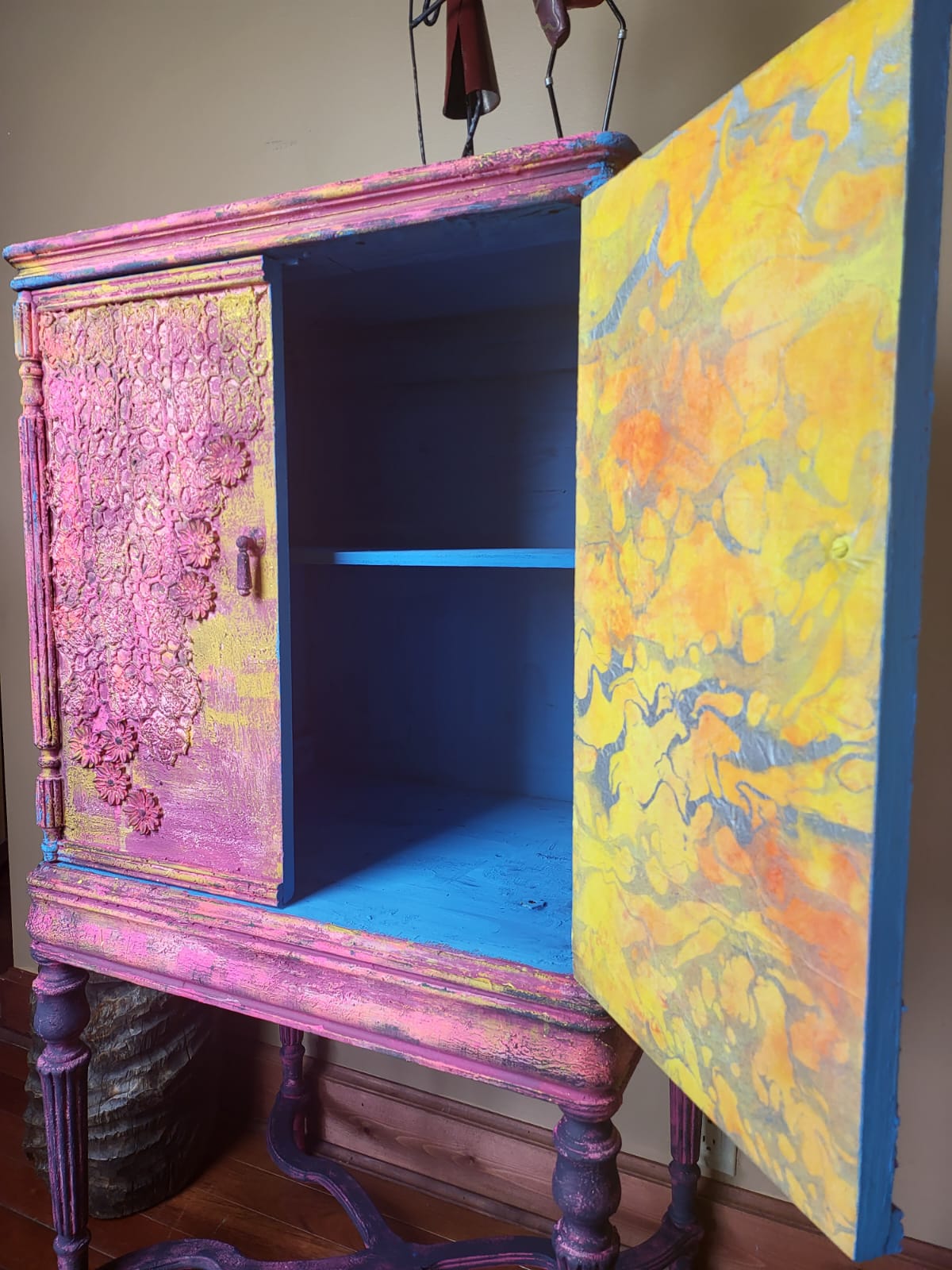 Surprise Garden Pink Cupboard