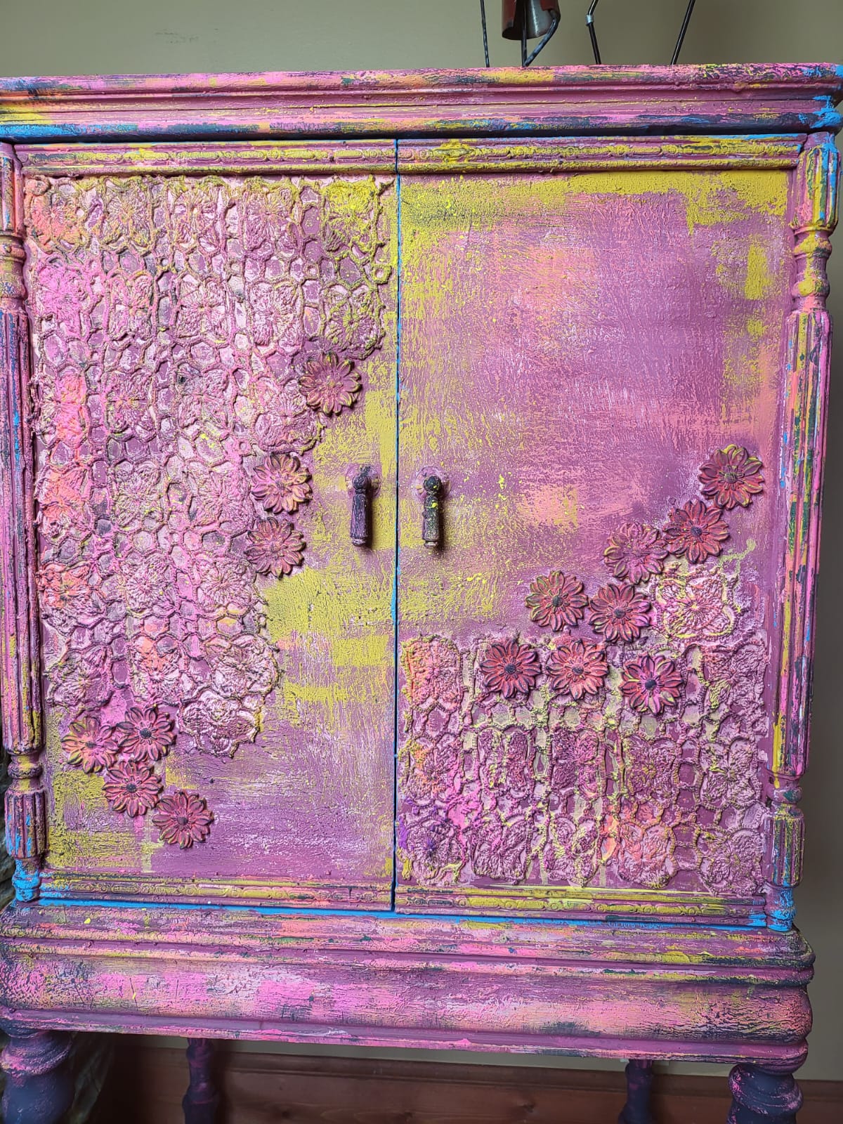 Surprise Garden Pink Cupboard