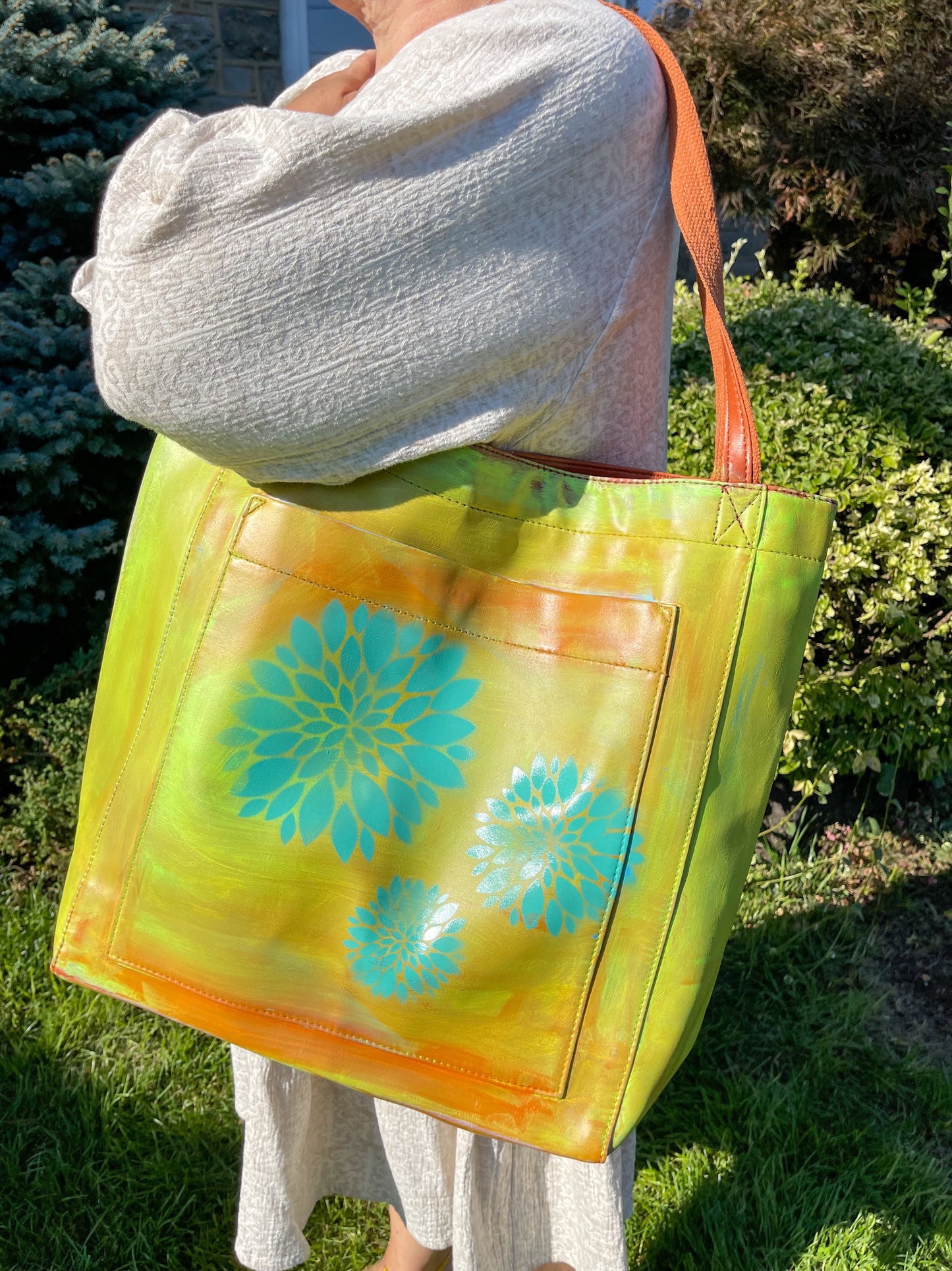 Floral Mañana Leather Shoulder Bag